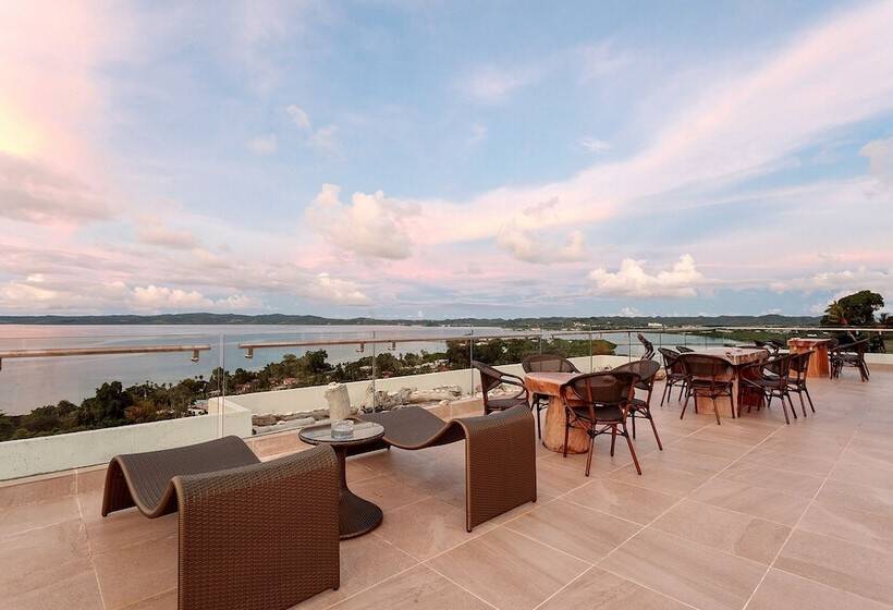 هتل Beluu Sea View Resort