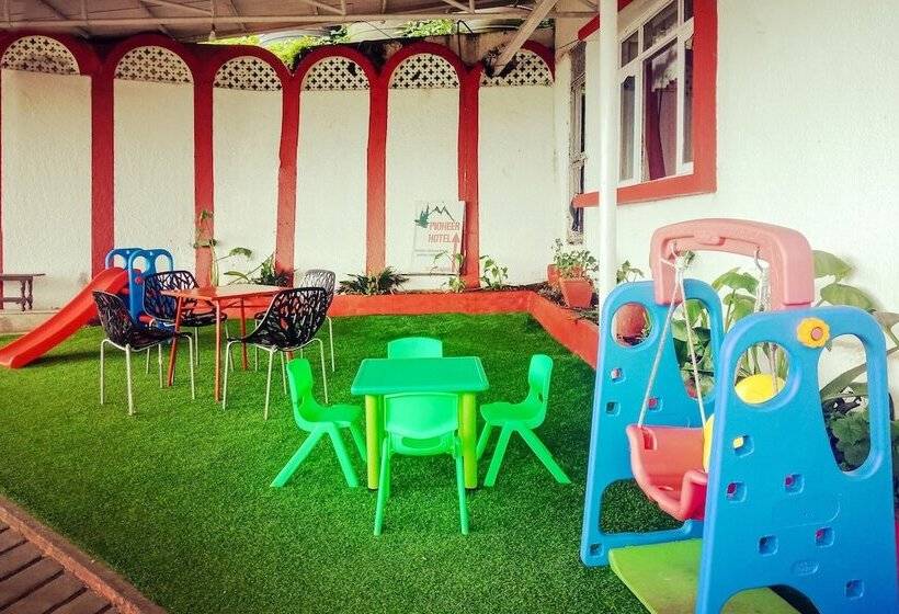 בית מלון כפרי Super Collection O Pioneer