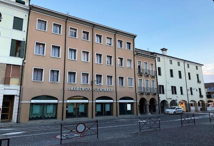 בית מלון כפרי Centrale