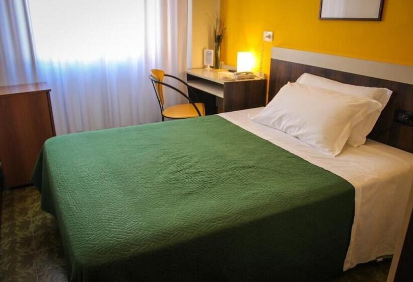 בית מלון כפרי Centrale