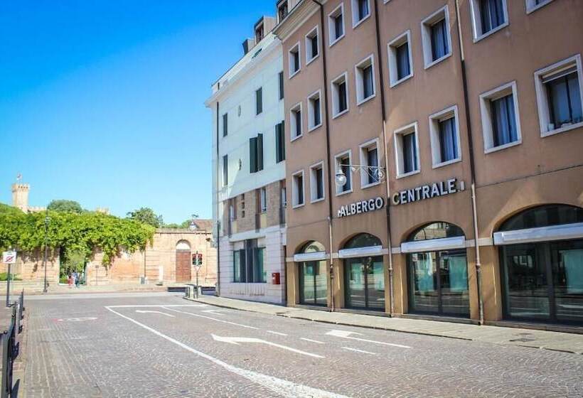 فندق Centrale