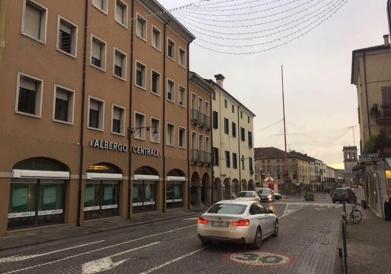 בית מלון כפרי Centrale