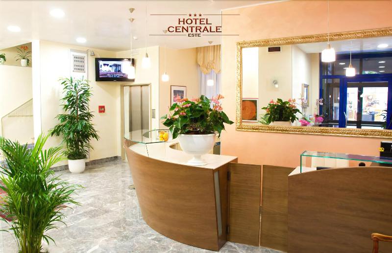 فندق Centrale