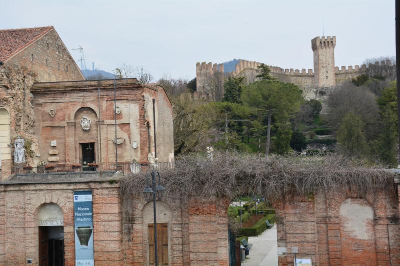 בית מלון כפרי Centrale