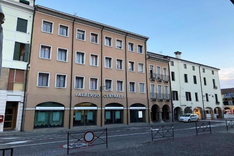 בית מלון כפרי Centrale