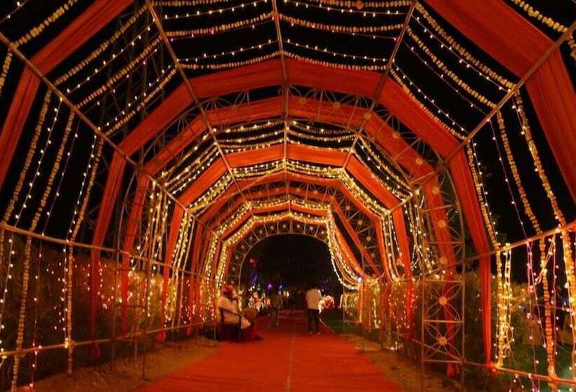 Отель Desert Glamping