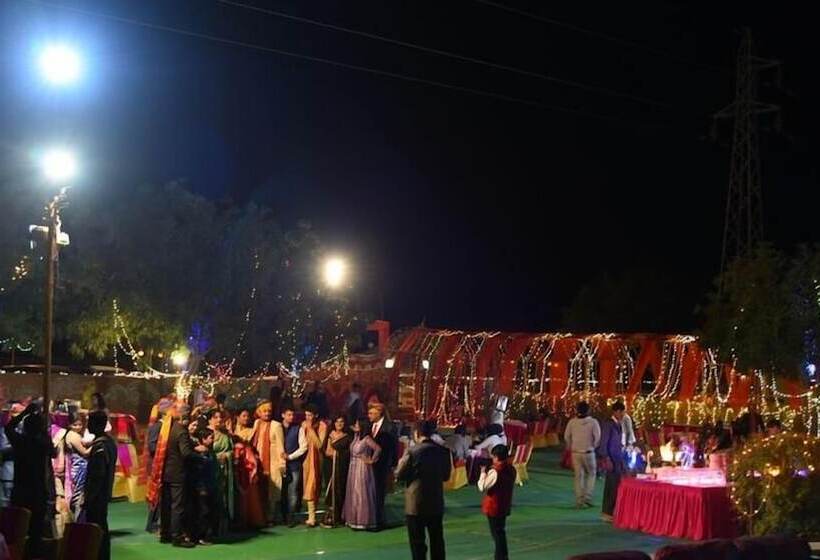 Отель Desert Glamping