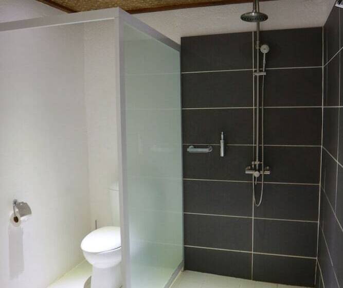 هتل El Nido Overlooking Resort