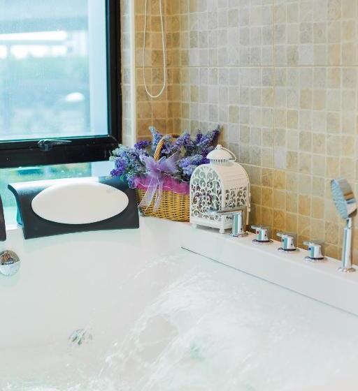 호텔 Lavender Inn Usj