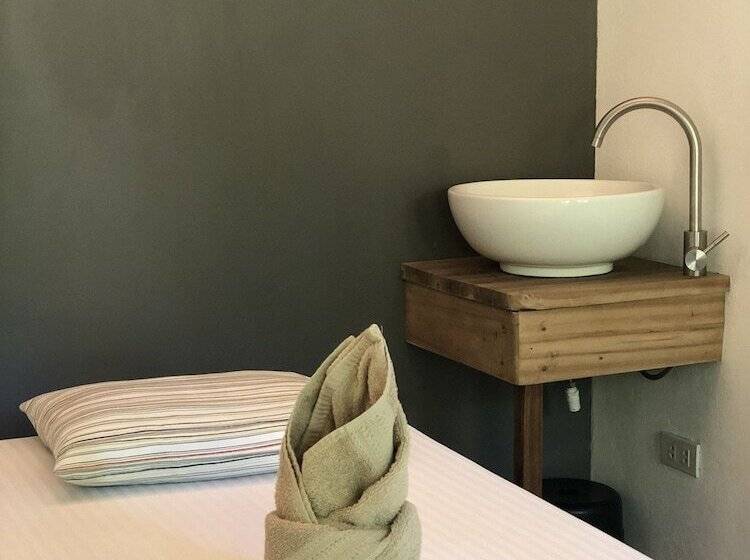 هتل Mahogany Resort & Spa