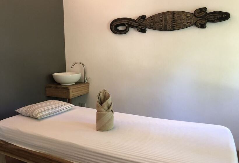 هتل Mahogany Resort & Spa