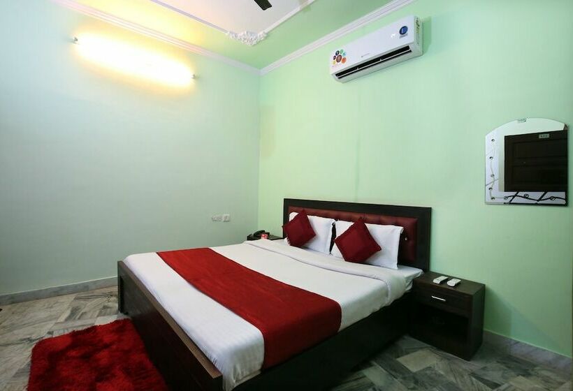 Отель Neelkamal