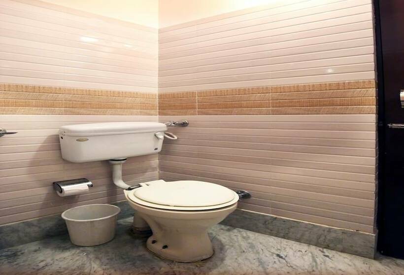 Отель Neelkamal