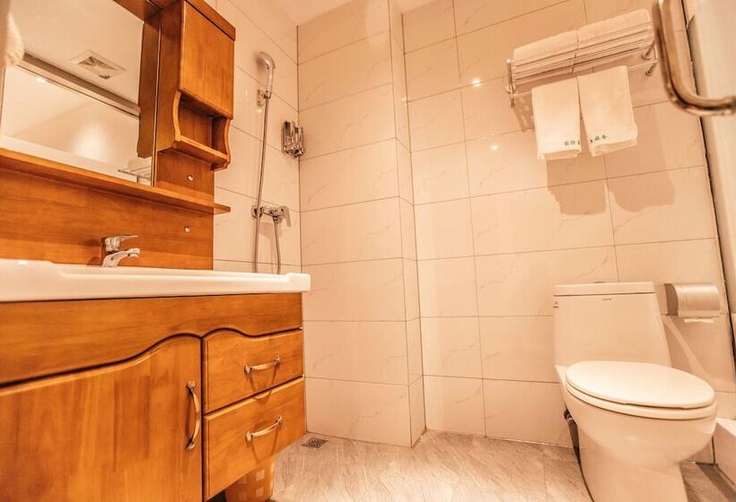 Отель Qufu International Youth