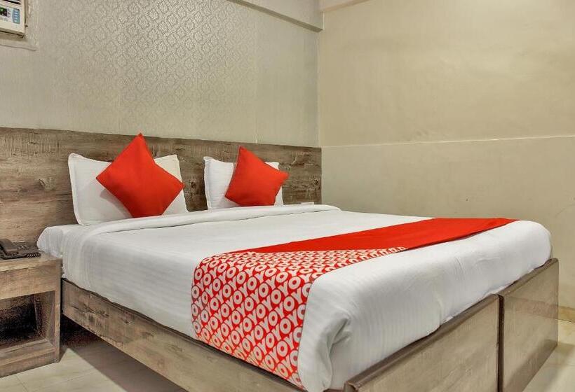 هتل O Rana Residency Near Western Express Highway Metro Station