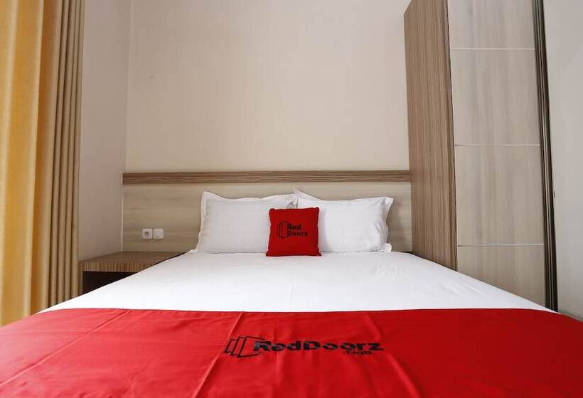 فندق Reddoorz @ Condong Catur 3