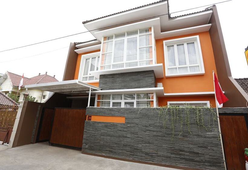 فندق Reddoorz @ Condong Catur 3