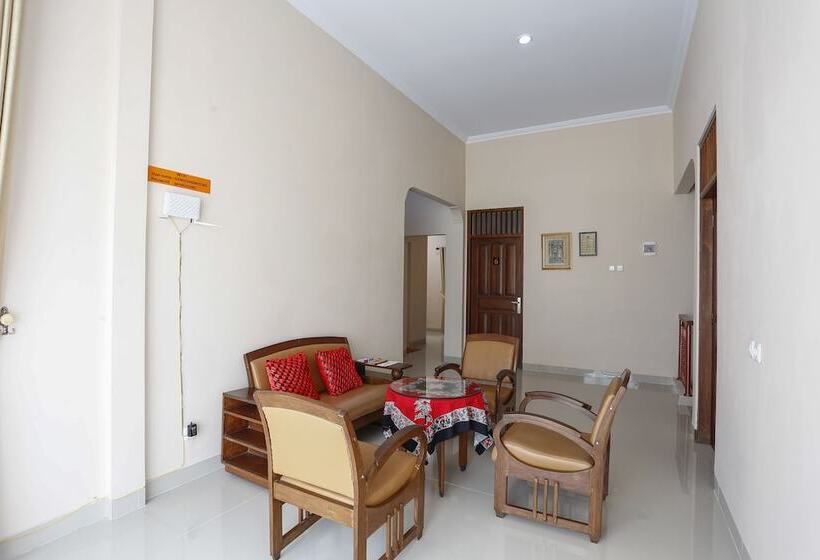 فندق Reddoorz @ Condong Catur 3