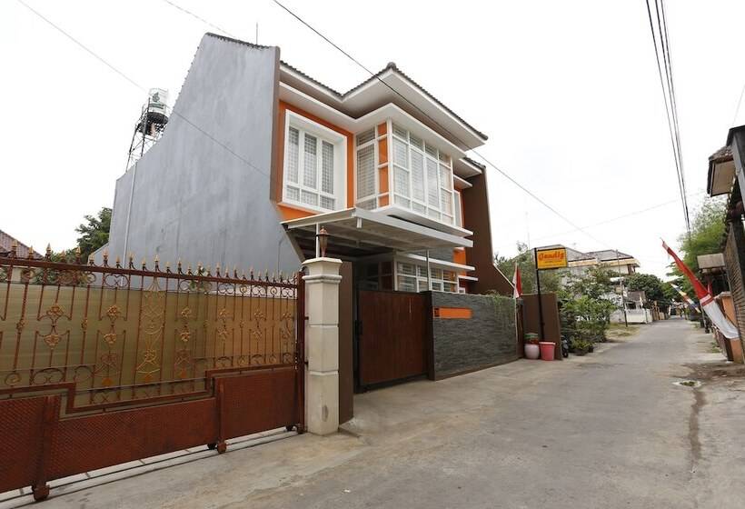 فندق Reddoorz @ Condong Catur 3