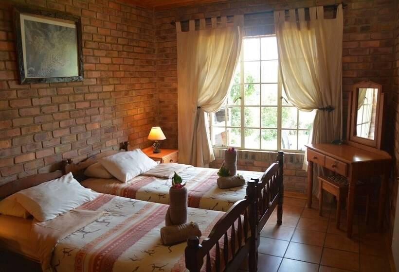 Отель Thaba Tsweni Lodge & Safaris