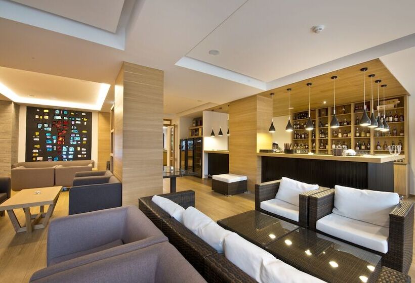 Lesna – Adult Friendly