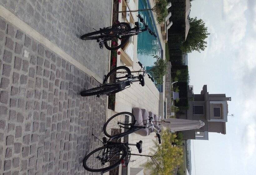 Niovi Boutique Apartments