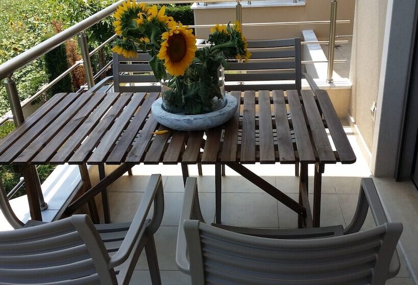 Niovi Boutique Apartments