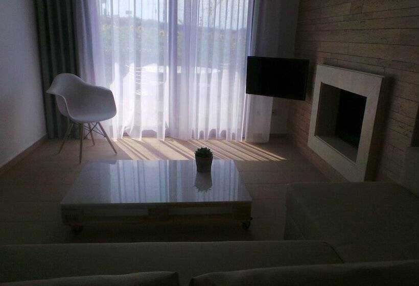 Niovi Boutique Apartments