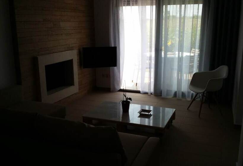 Niovi Boutique Apartments