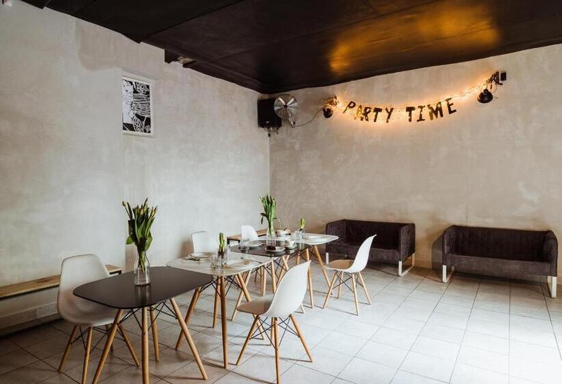 הוסטל Oki Doki Old Town