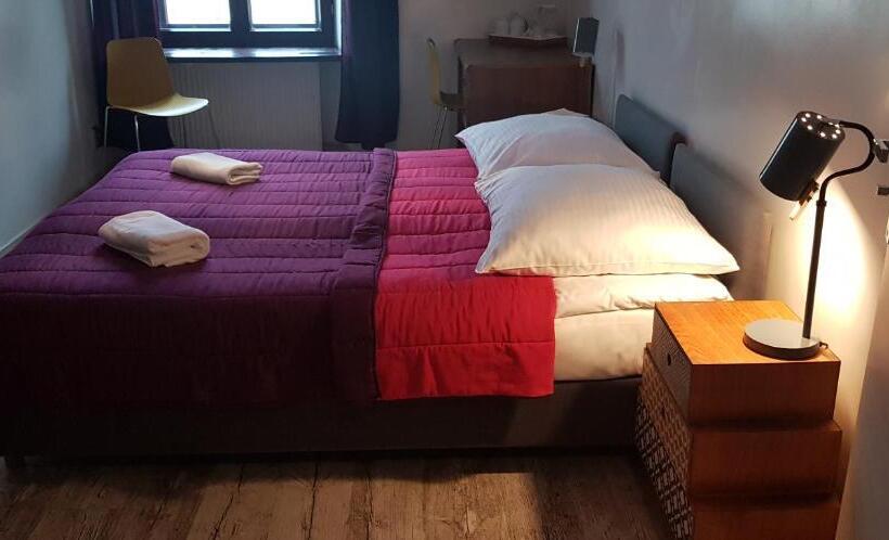 הוסטל Oki Doki Old Town