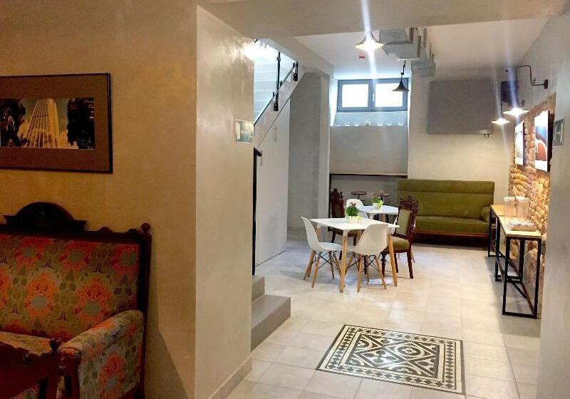 هاستل Oki Doki Old Town