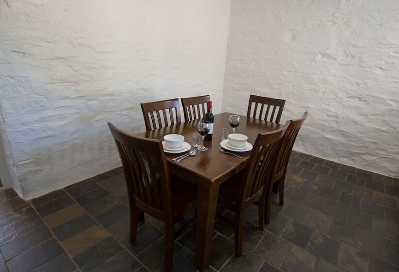 Paxton Square Cottages