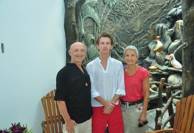 膳宿费 Nh Rest House