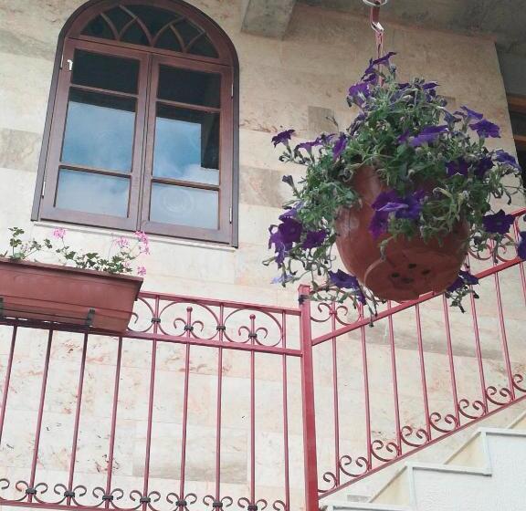 پانسیون Damask Rose, Lebanese Guest House