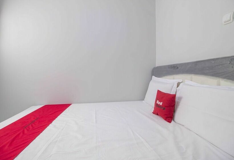 بنسيون Reddoorz @ Pondok Bambu