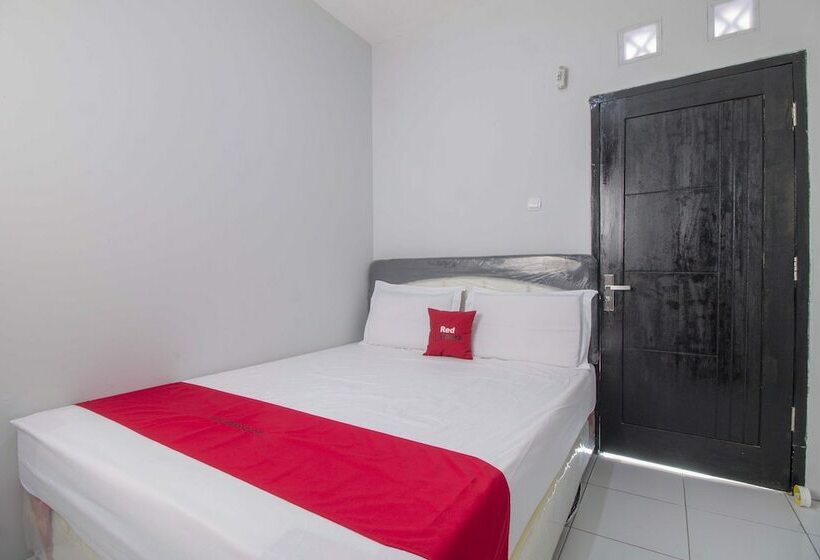 بنسيون Reddoorz @ Pondok Bambu