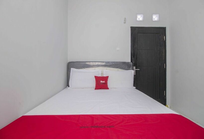 بنسيون Reddoorz @ Pondok Bambu