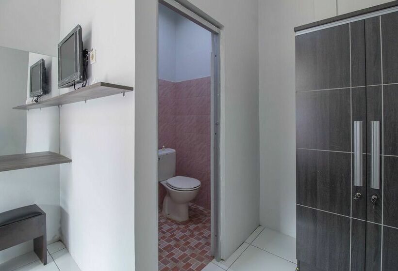 بنسيون Reddoorz @ Pondok Bambu