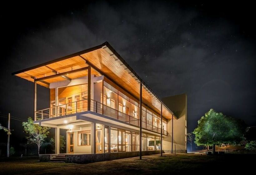 Пансион Tree Tops Yala