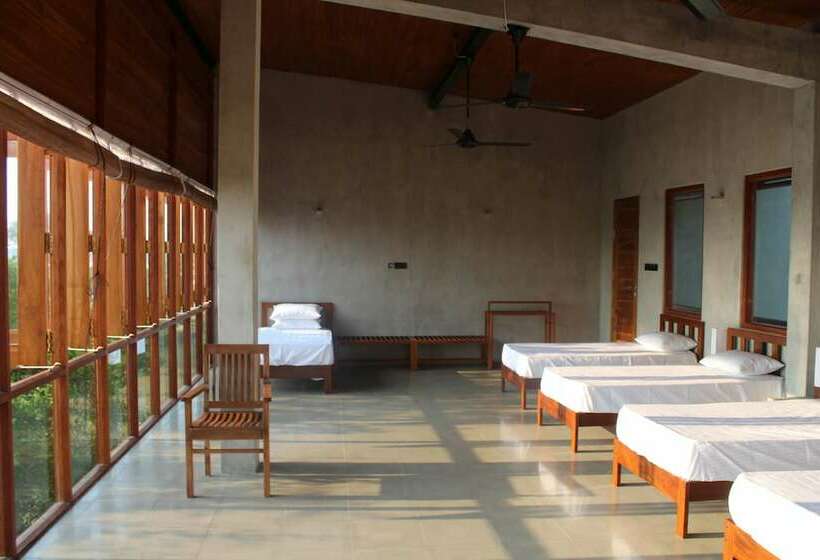 Пансион Tree Tops Yala