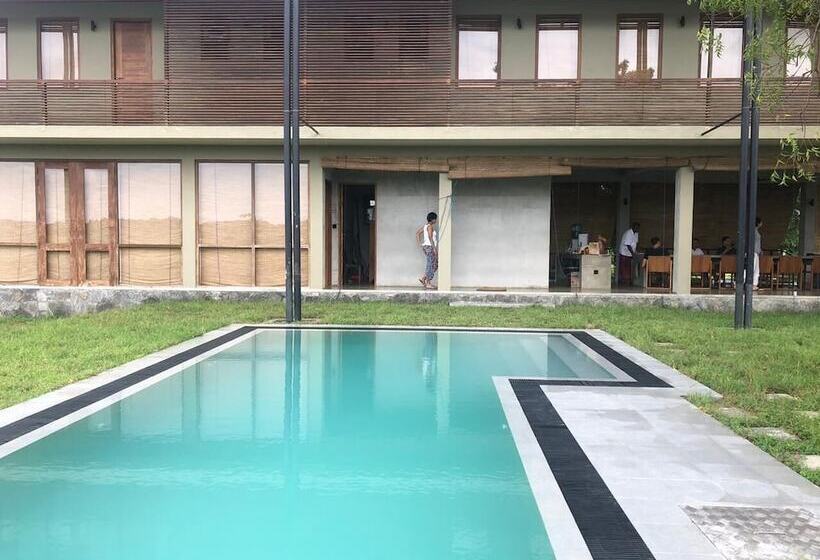 Пансион Tree Tops Yala