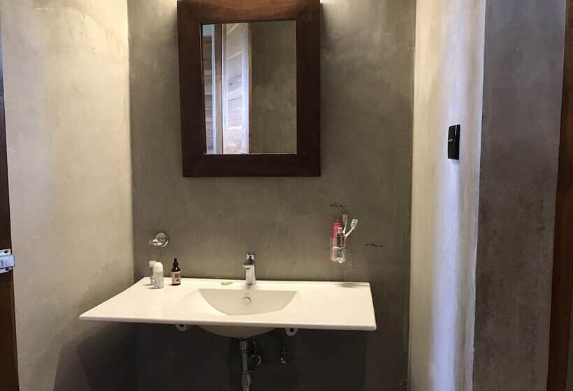 Пансион Tree Tops Yala