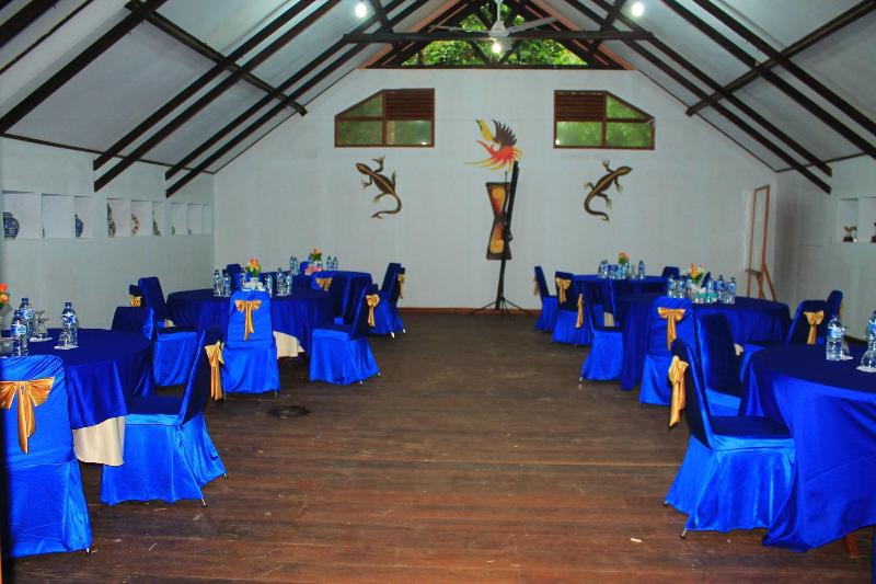 بنسيون Waiwo Dive Resort