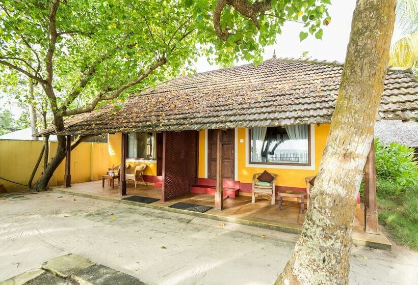 استراحتگاه Azure Tides Marari