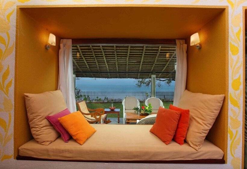 استراحتگاه Azure Tides Marari