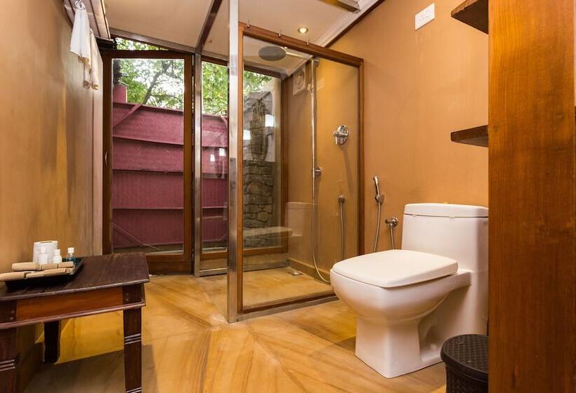 استراحتگاه Azure Tides Marari