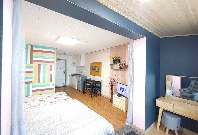 Salmon Village Pension