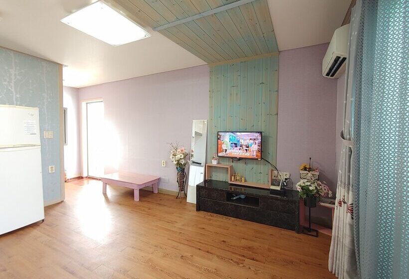 Salmon Village Pension