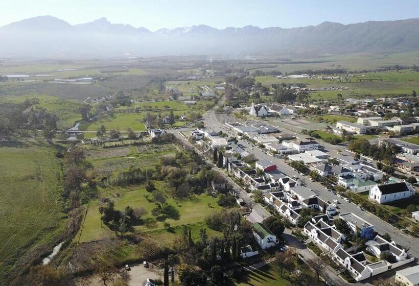 Classic Lodge   Cape Dutch Quarters